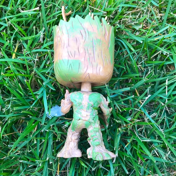 Groot Glow in The Dark Funko Pop - Picture 2 of 3